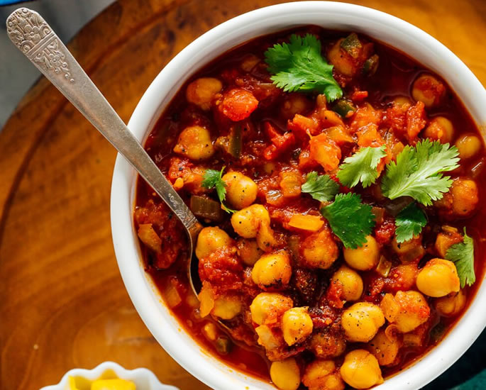 8 Low Calorie Indian Curries that are Healthy - chana