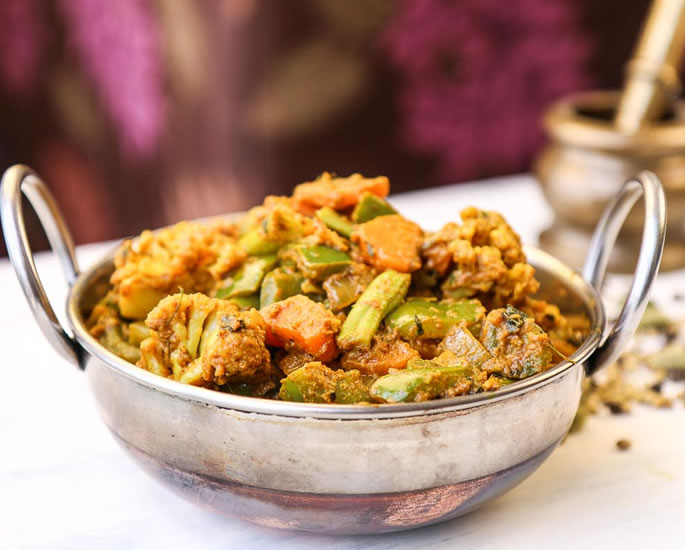 8 Low Calorie Indian Curries that are Healthy - sabzi