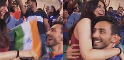 Indian Fan proposes to Girlfriend at T20 World Cup