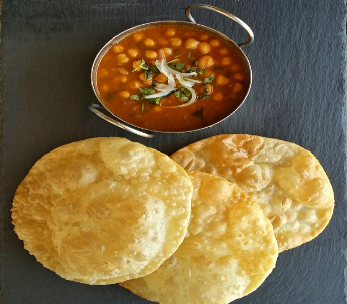 10 Popular Breakfast Foods Eaten in Punjab - chole