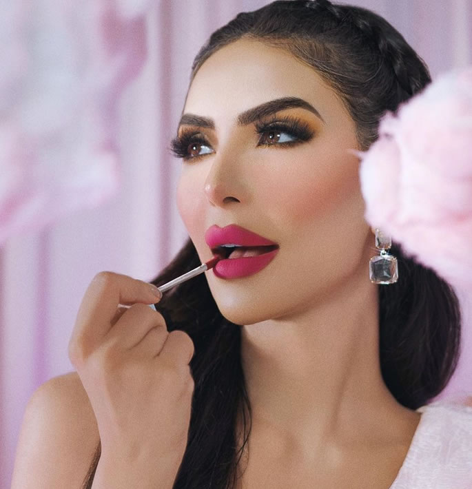 Faryal Makhdoom launches Make-Up Business