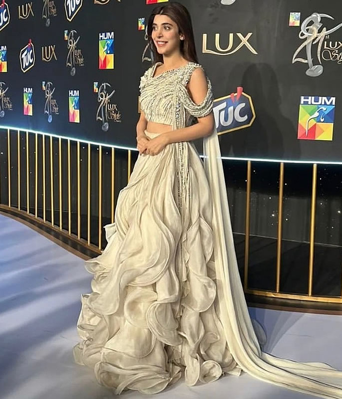 Lollywood Stars Dazzle at the 21st Lux Style Awards 4