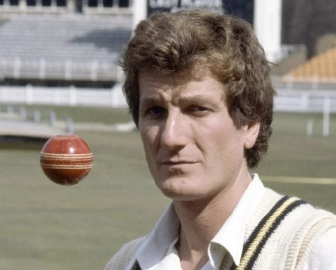 30 Fastest Cricket Bowlers of All Time