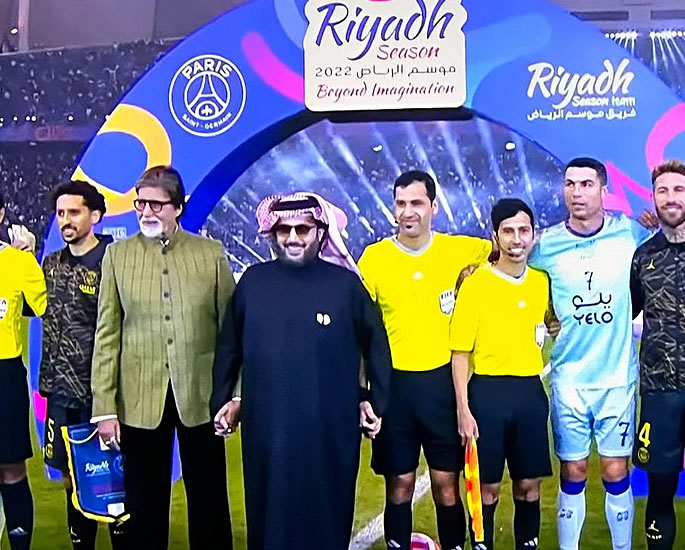 Amitabh Bachchan meets Messi & Ronaldo in Saudi Arabia