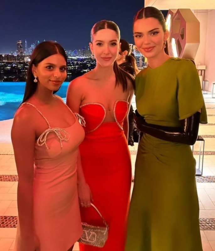 Suhana Khan & Shanaya Kapoor party with Kendall Jenner in Dubai - 1