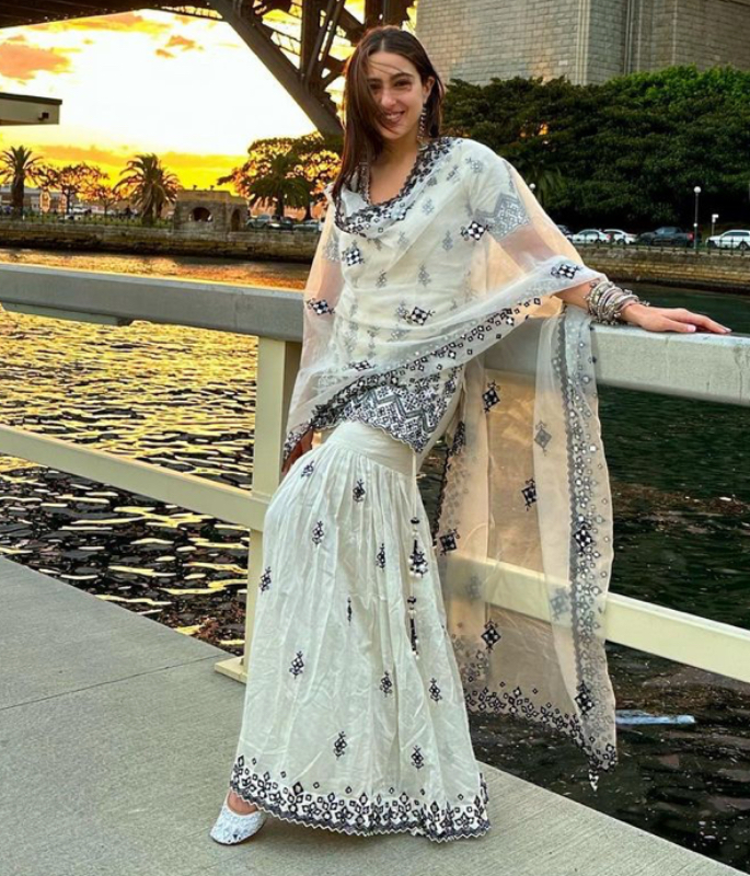 Sara Ali Khan shines in Traditional Attire in Australia - 2