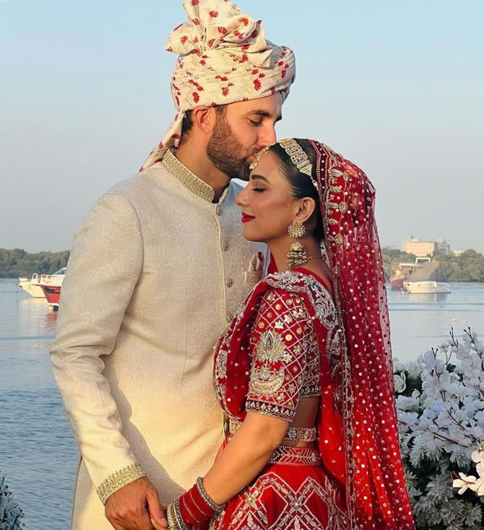 Ushna Shah hits back at Trolls criticising Wedding Lehenga 3