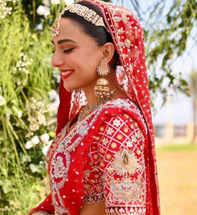 Ushna Shah hits back at Trolls criticising Wedding Lehenga