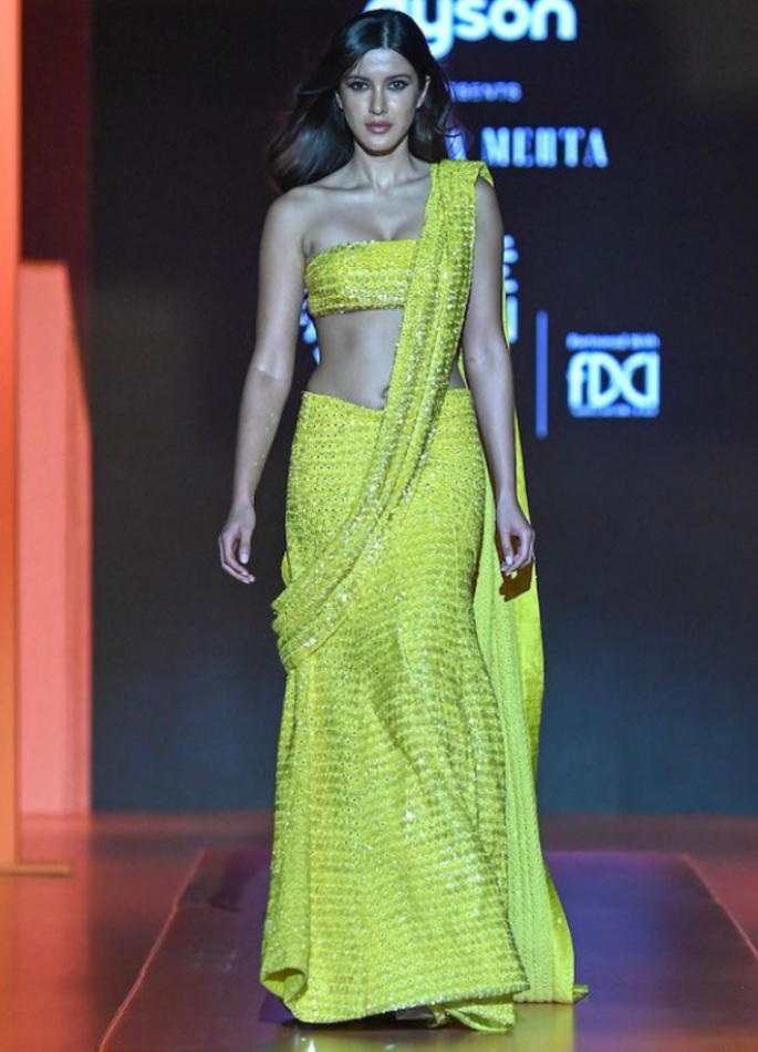 Which Celebs turned Models for Lakmé Fashion Week? - 6
