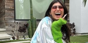 Mia Khalifa gives Speech at Oxford Union f