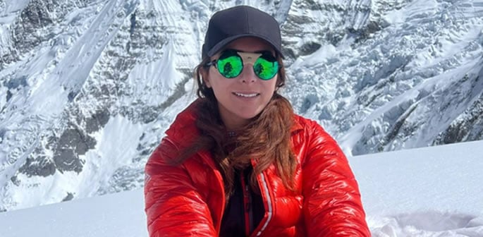 Pakistani Woman scales Mount Everest f