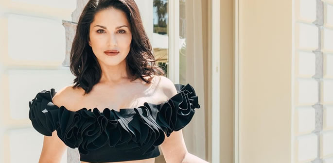 Nude Images Of Alia Bhat - Sunny Leone dazzles at Cannes with Monochrome Outfit | DESIblitz
