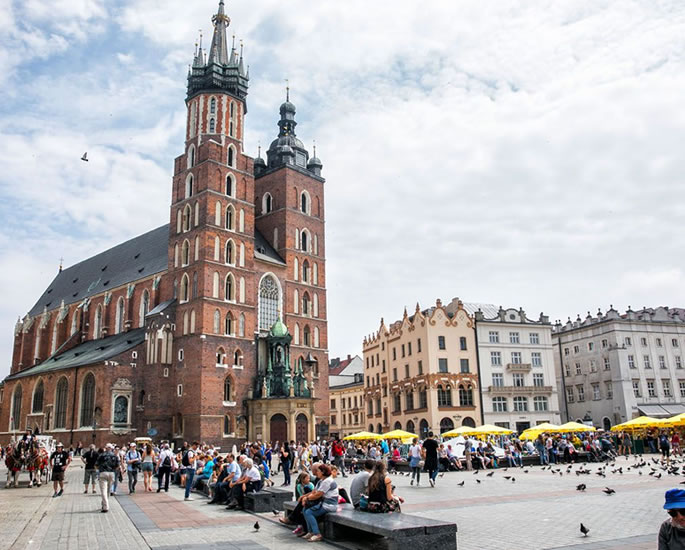 10 Best Cheap Holidays in Europe for Couples - krakow