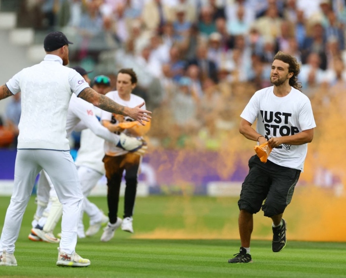 Jonny Bairstow Drags Protestors in Second Ashes Test
