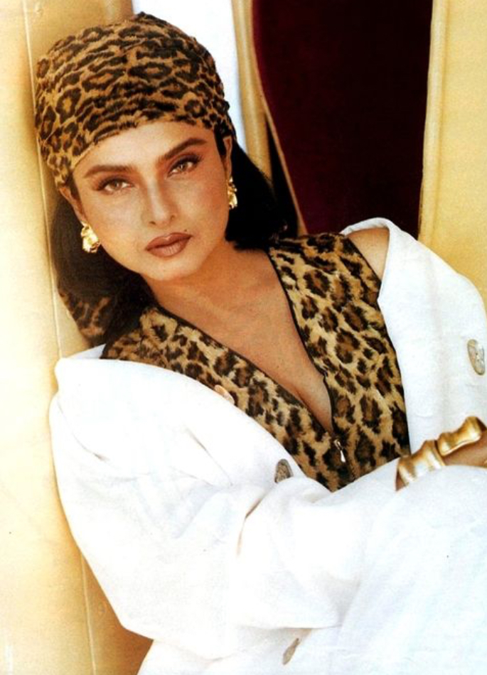 Why is Rekha an Underrated Fashion Icon? - 6