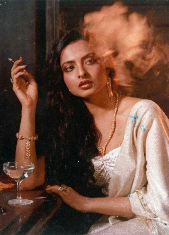 Why is Rekha an Underrated Fashion Icon? - 7