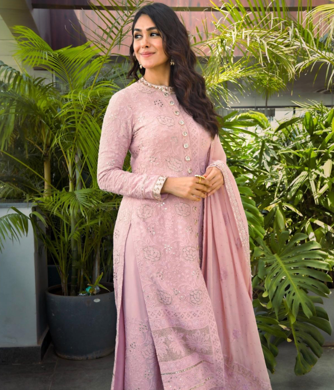 5 Celebrity-Inspired Outfits for Raksha Bandhan - 4