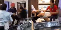 Indian Customers brawl with Workers over iPhone 15 Supply Delays