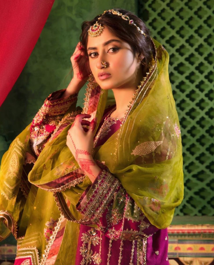 10 Traditional Looks of Sajal Aly You Must See - 10