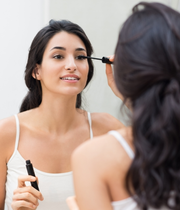 10 Common Makeup Mistakes That Make You Look Older (8)