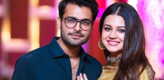 জারা নূর আব্বাস ও আসাদ সিদ্দিকী একটি কন্যার আশীর্বাদপ্রাপ্ত - চ