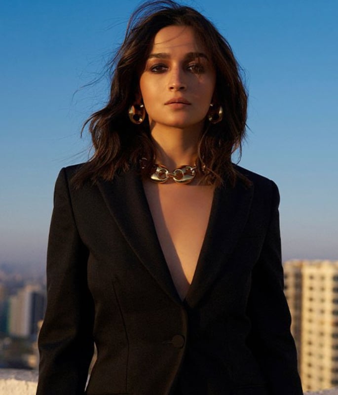 5 Bollywood Stars who were Paid More than their Male Co-Stars - 2