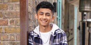 ஈஸ்ட்எண்டர்ஸில் உள்ள டேவிந்தர் 'நகெட்' குலாட்டி கேயா_- எஃப்