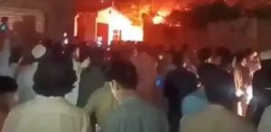 Pakistani Mob burns Tourist Alive and sets Police Station on Fire f