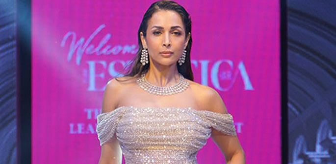Malaika Arora brilla al Delhi Fashion Show f