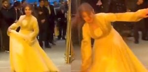 Dananeer Mobeen nearly Trips on the Hum Awards Red Carpet f