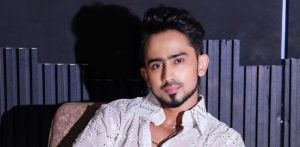 Adnaan Shaikh's Sister files FIR against Him - F