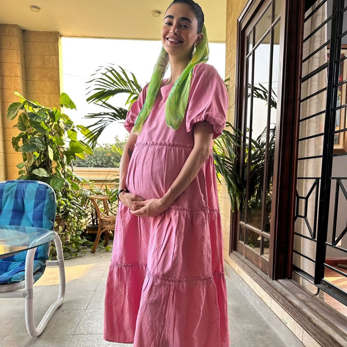 Saheefa Jabbar criticised for Fake Pregnancy Photo