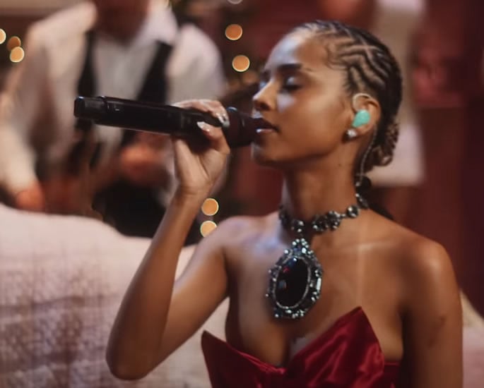 Tyla to star in Sabrina Carpenter's Netflix Christmas Special f