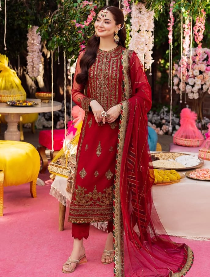 20 Traditional Looks of Hania Amir You Must See - 10