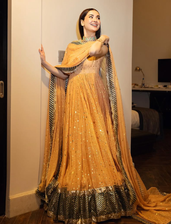 20 Traditional Looks of Hania Amir You Must See - 11