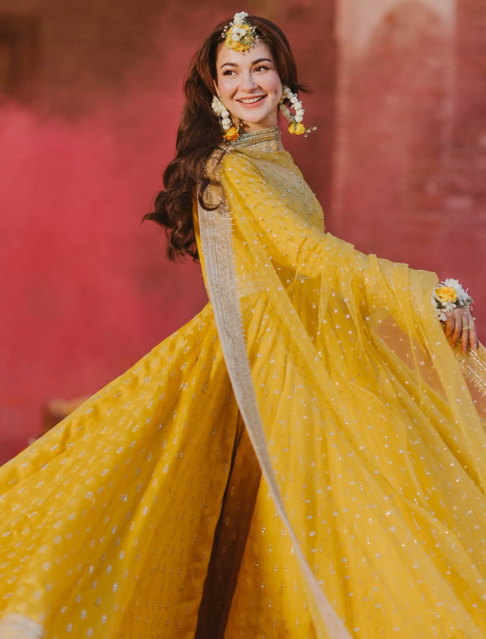 20 Traditional Looks of Hania Amir You Must See - 8