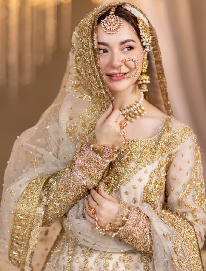 20 Traditional Looks of Hania Amir You Must See - 9