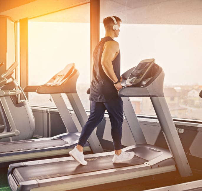 How Incline Walking Burns Fat Faster than Regular Walking (5)