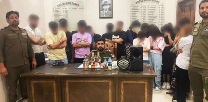 Pakistani Police arrest 20 People after busting Dance Party d