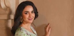 Yumna Zaidi breaks record with 6th Lux Style Award f
