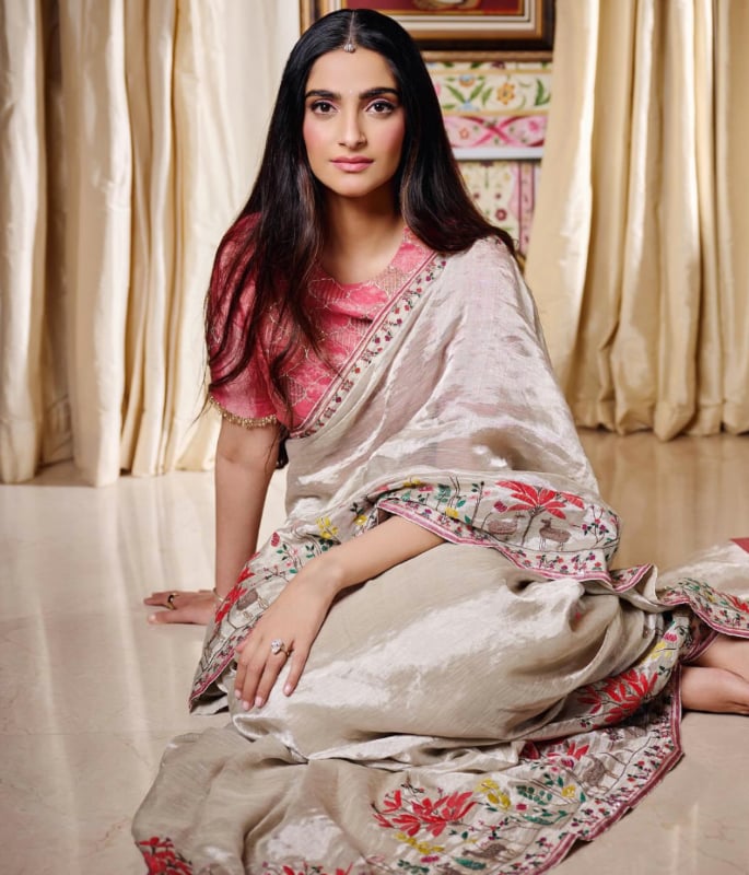Sonam Kapoors Top Fashion Moments That Made Headlines 3