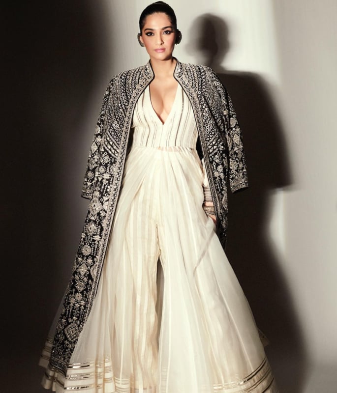 Sonam Kapoors Top Fashion Moments That Made Headlines 6