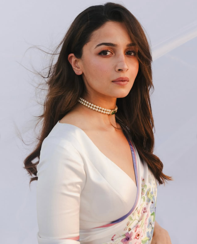 10 Mixed Race Bollywood Actresses Blending Cultures Onscreen 2
