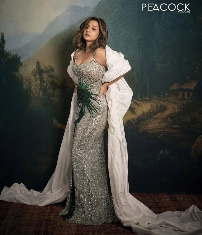 Vidya Balan Wows Fans with Daring Look for The Peacock Magazine 3
