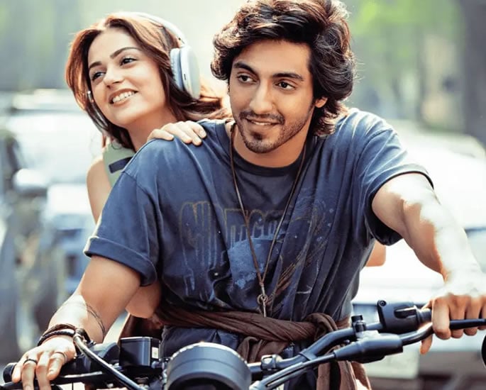 Saiyaara's Ahaan Panday & Aneet Padda Win IMDb STARmeter Awards