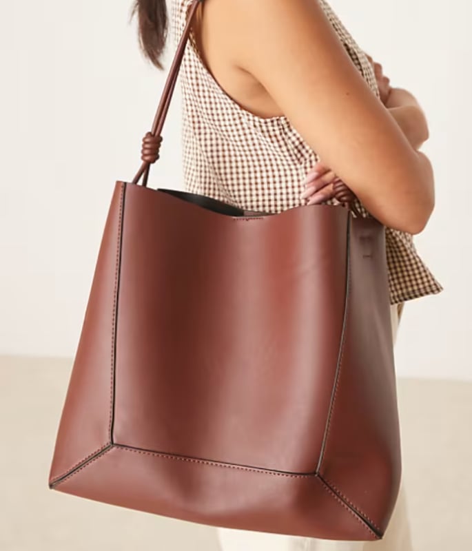 Top University & School Bags Every South Asian Student Needs 2