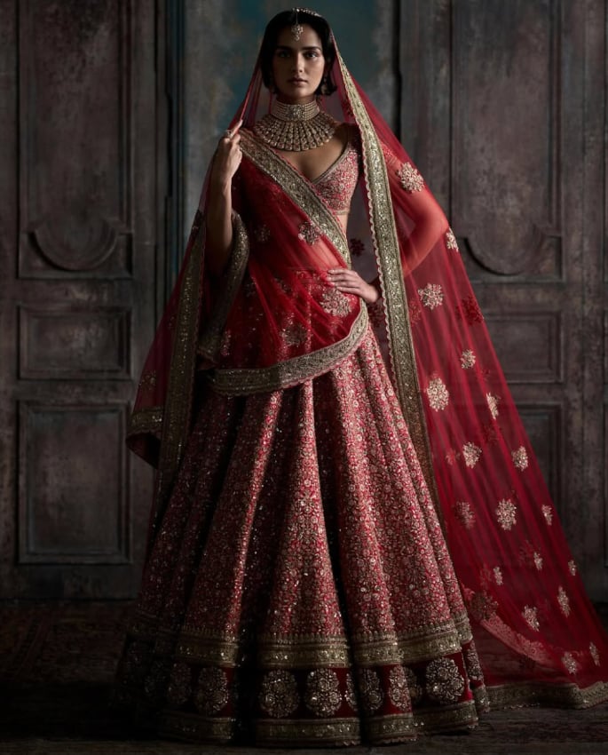 Why Sabyasachi’s Bridal Lehenga is Every Bride’s Dream 2