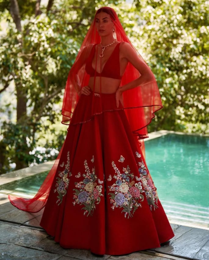 Why Sabyasachi’s Bridal Lehenga is Every Bride’s Dream 6