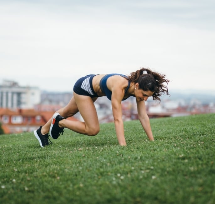 10 Bodyweight Fitness Challenges That Need No Equipment (9)