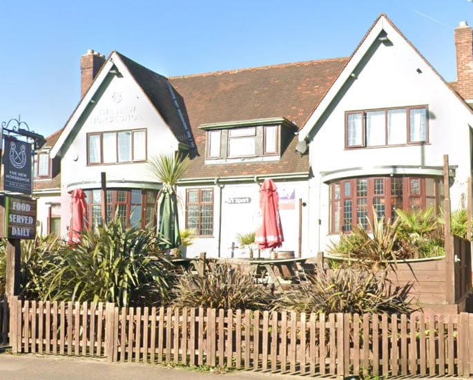 10 Desi Pubs for Students - horseshoe